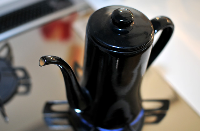コーヒーのお湯を注ぐのに最適！「月兎印 ホーロー製コーヒーポット 野田琺瑯社製」がおすすめ！