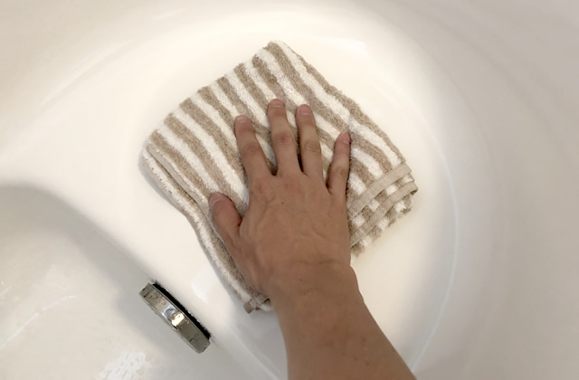お風呂のカビや汚れを防止する方法、それはずばり毎日20分の拭き掃除！