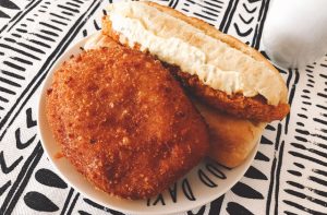 豊岡市戸牧のパン屋「ラシゴーニュ La cigogne」のパンでランチタイムを楽しんだよ!