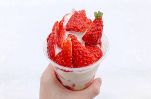豊岡カフェ・「カミノ珈琲」の豊岡いちごのパフェが美味い!