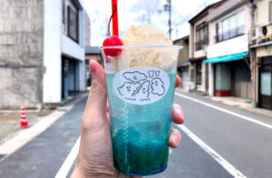 豊岡カフェ・コーヒースタンド「カミノ珈琲」のクリームソーダが美味い!