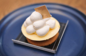 豊岡グルメ・豊岡市若松町にあるケーキ屋「カタシマ KATASHIMA」のリニューアル後のケーキとプリンをい...